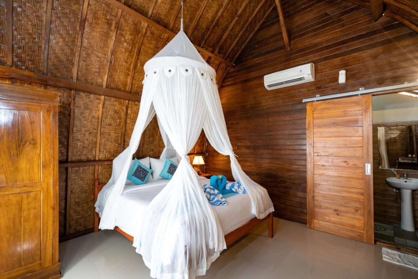 Sundi Ocean Bungalow By Abm Toyapakeh Room photo